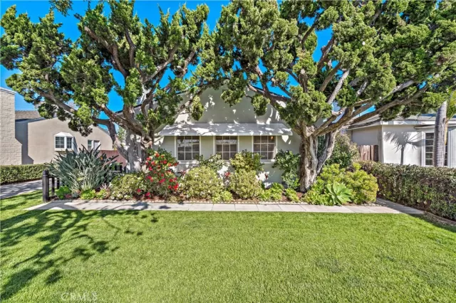 MLS: NP23166568 Condo For Sale