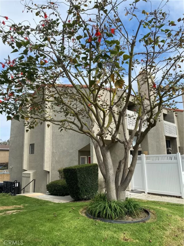 MLS: NP23172005 Condo For Sale