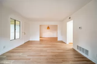 Photo #6: NP23182000 Listing