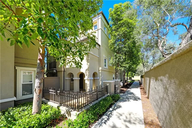 MLS: NP23182627 Condo For Sale