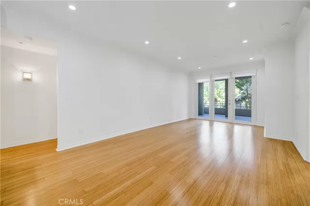 MLS: NP23185278 Condo For Sale