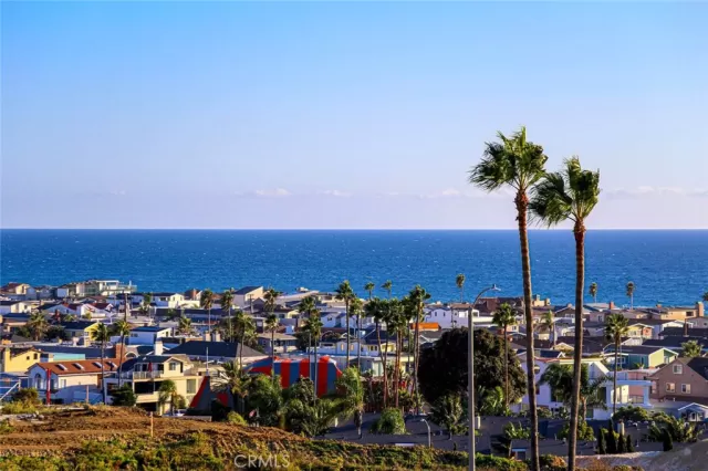 MLS: NP23185568 Condo For Sale