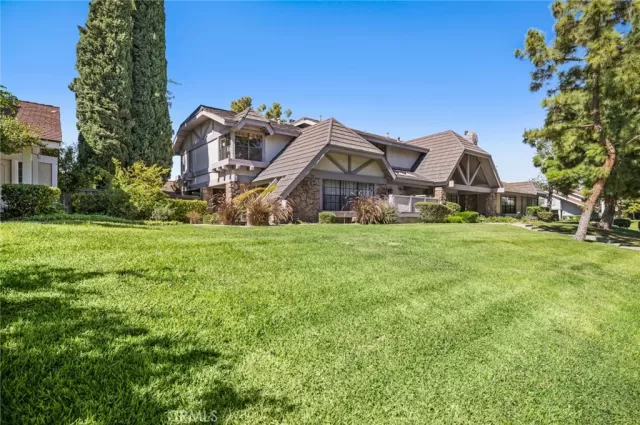 MLS: NP23186900 Condo For Sale