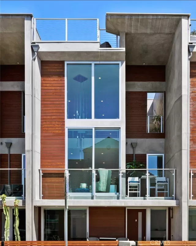 MLS: NP23192379 Condo For Sale