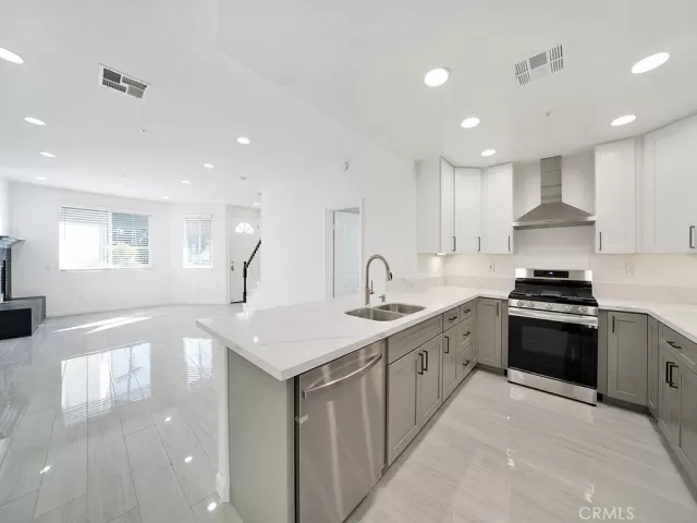 MLS: NP23208574 Condo For Sale