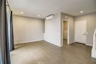 Photo #3: NP23210736 Listing 