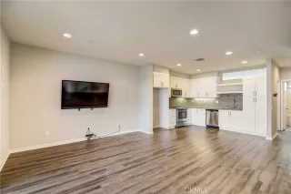 Photo #6: NP23210736 Listing 