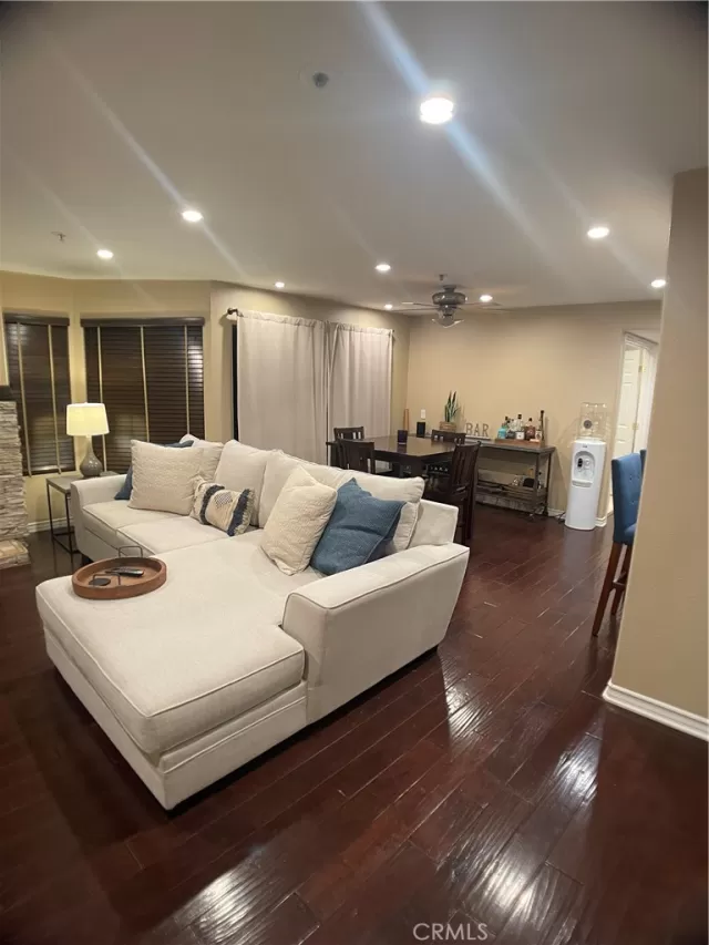 MLS: NP23225093 Condo For Sale