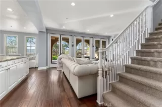 Photo #5: NP23226626 Listing