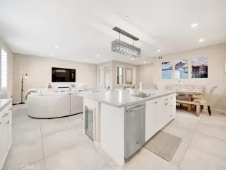 Photo #1: NP24018124 Listing