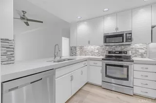 Photo #5: NP24096590 Listing