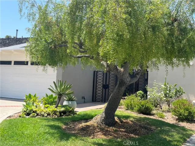 MLS: NP24138190 Condo For Sale