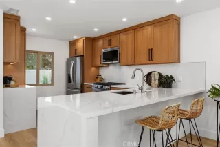 Photo #5: NP24225732 Listing 