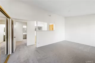 Photo #3: NP24234773 Listing 