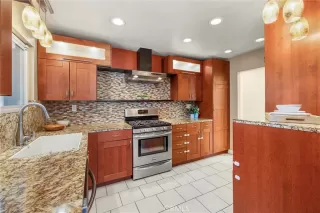 Photo #4: NP24244003 Listing 