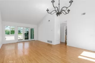 Photo #2: NP25036273 Listing 