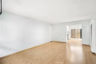 Photo #5: NP25037539 Listing 