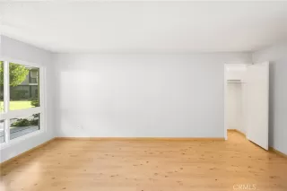 Photo #6: NP25037539 Listing 