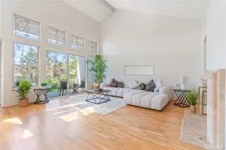 Photo #2: NP25039759 Listing