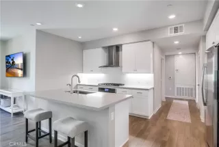 Photo #2: NP25075259 Listing