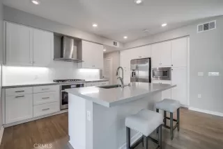 Photo #3: NP25075259 Listing