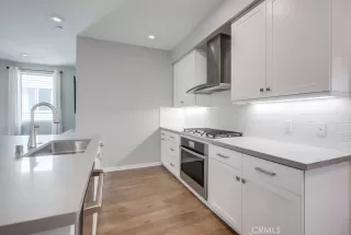 Photo #4: NP25075259 Listing