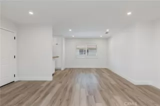 Photo #4: NP25084069 Listing 