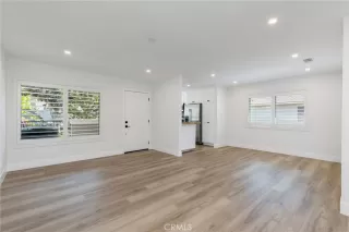 Photo #5: NP25084069 Listing 