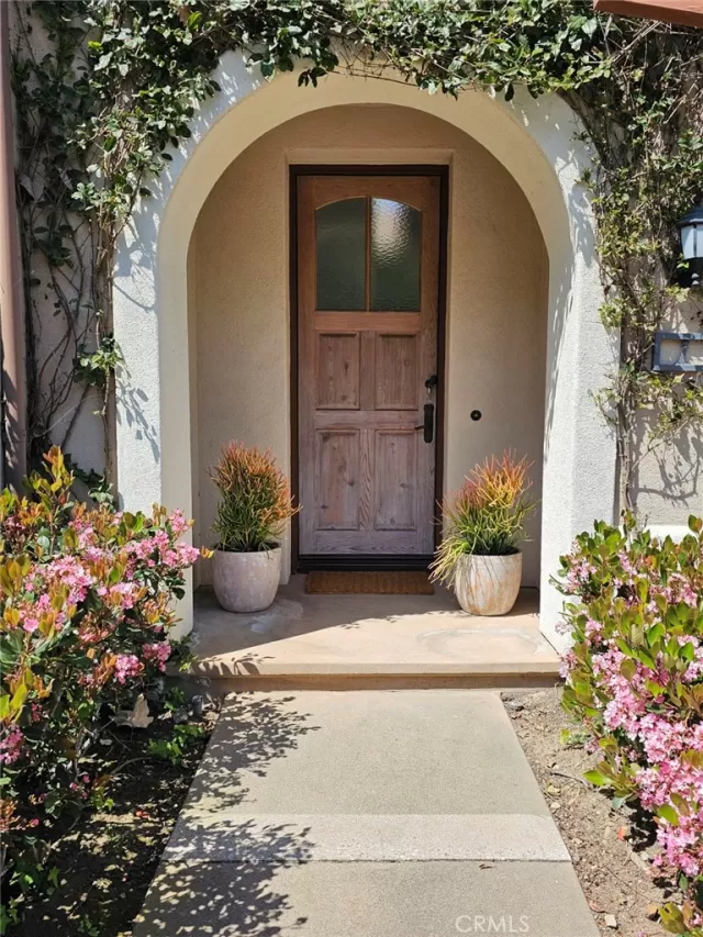 MLS: NP25092748 Condo For Sale