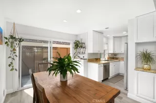 Photo #5: NP25096166 Listing 