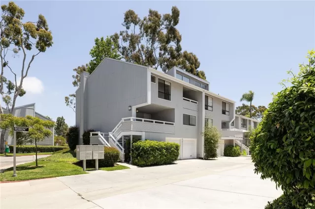 MLS: NP25118581 Condo For Sale