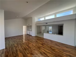 Photo #4: NP25129997 Listing