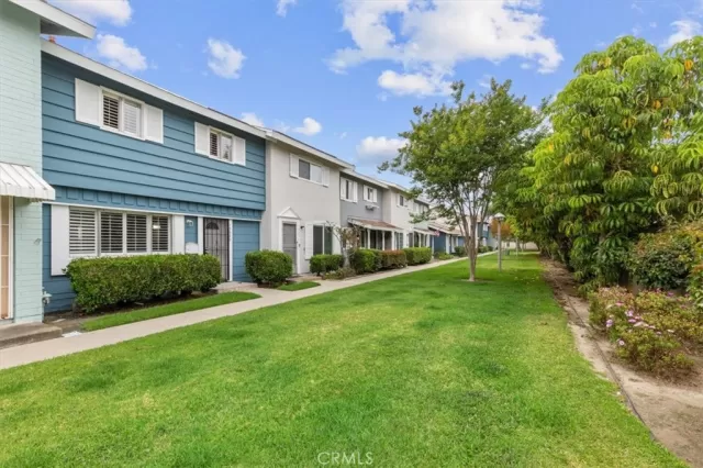 MLS: NP25138358 Condo For Sale