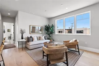 Photo #4: NP25142809 Listing