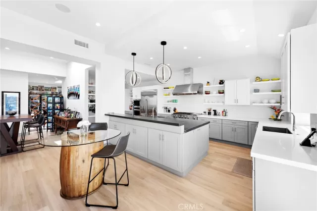 MLS: NP25147448 Condo For Sale