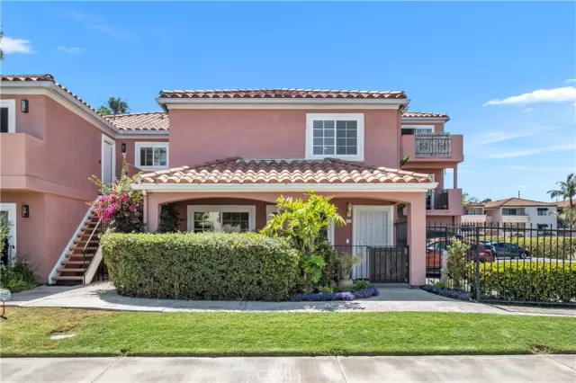 MLS: NP25148247 Condo For Sale