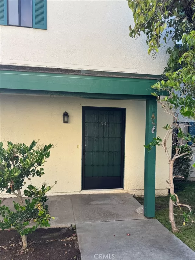 MLS: NP25163083 Condo For Sale