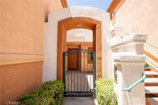 MLS: NP25167653 Condo For Sale