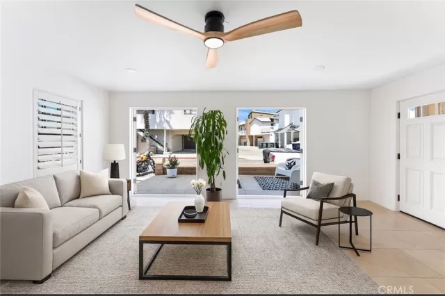 MLS: NP25185763 Condo For Sale