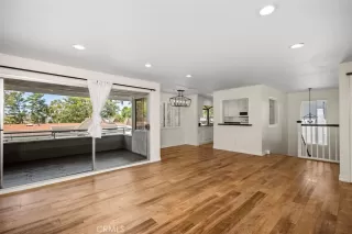 Photo #5: NP25192175 Listing 