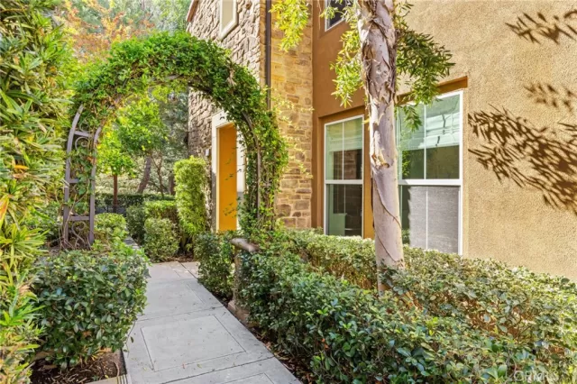 MLS: NP25196945 Condo For Sale