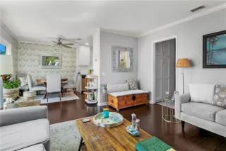 Photo #4: NP25216880 Listing