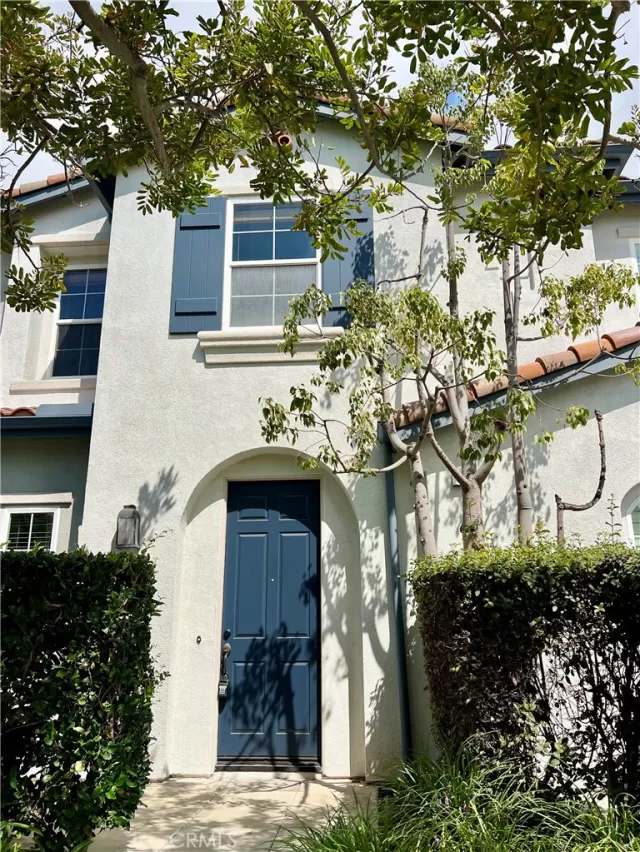 MLS: NP25218880 Condo For Sale