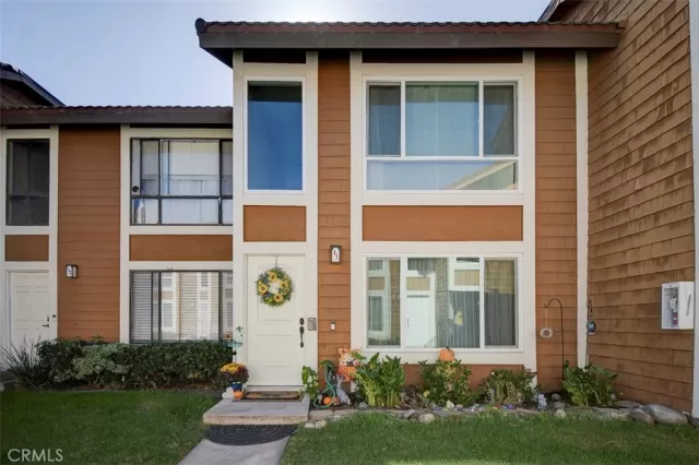 MLS: NP25249671 Condo For Sale