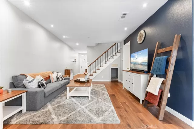 MLS: NP25266981 Condo For Sale