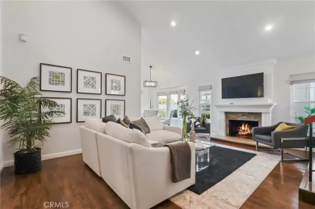 MLS: NP25269716 Condo For Sale