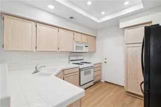 Photo #5: NP26008773 Listing 