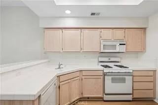 Photo #6: NP26008773 Listing 