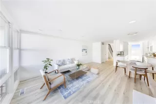 Photo #4: NP26015357 Listing