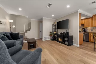 Photo #2: NP26026300 Listing 